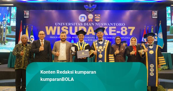 Pratama Arhan Diwisuda, Sandang Gelar Sarjana Manajemen