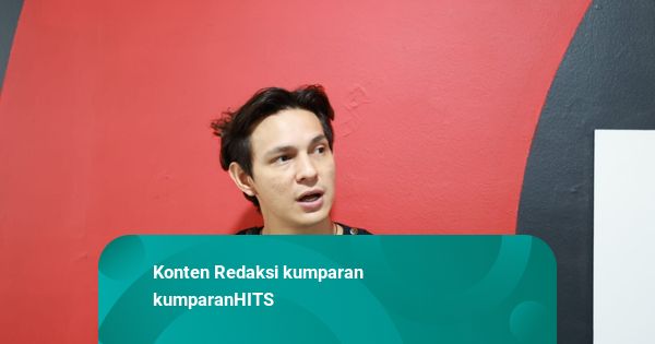 Marcel Darwin Umrah Perdana: Alhamdulillah Bisa Pegang Ka'bah