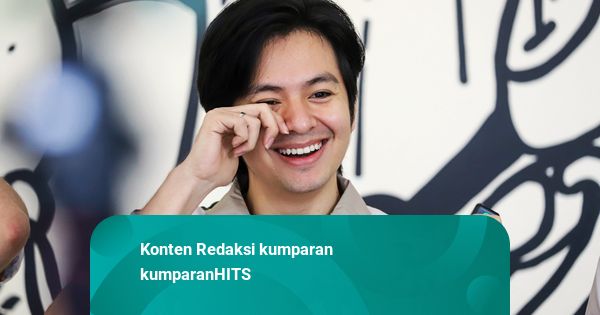 Angga Yunanda di Para Perasuk: Lari Keliling Pohon dan Merayap Bagai Lintah