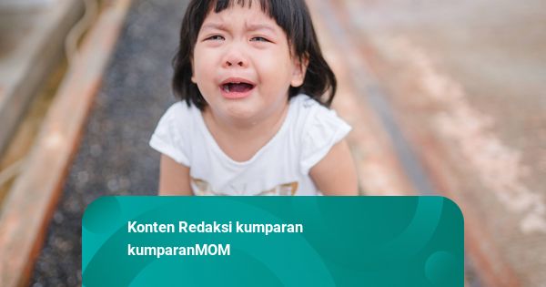 Anak Kesusupan Serpihan Kayu, Ini Cara Aman Mengatasinya