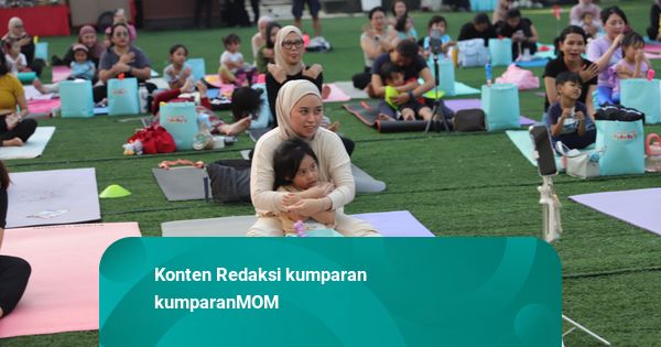 Manfaat Yoga Bersama Anak, Perkuat Bonding hingga Dukung Tumbuh Kembangnya