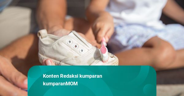 Tips Membersihkan Sepatu Putih Anak Sekolah Agar Tetap Besih