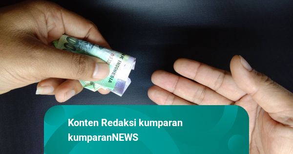 4 Warga Ditangkap Satpol PP: Buka Akses Motor Naik Trotoar-Minta Uang