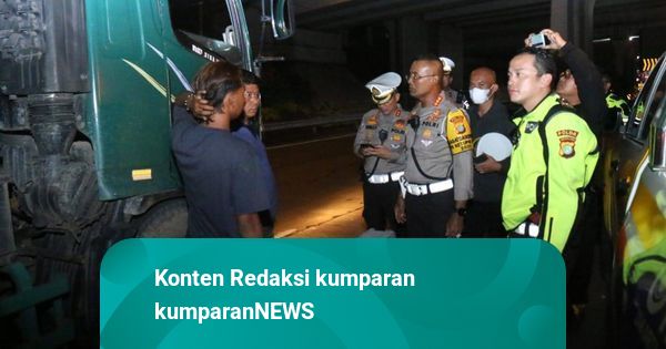 Korlantas Tilang 582 Truk Sumbu Tiga yang Bandel Selama Musim Mudik Lebaran