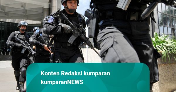 Densus 88 Tangkap 8 Terduga Teroris Jaringan JAD Afiliasi ISIS di Sulteng