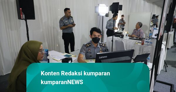 Foto: Layanan Pembuatan Paspor saat Car Free Day di Senayan kumparan com Foto: Layanan Pembuatan Paspor saat Car Free Day di Senayan kumparan com