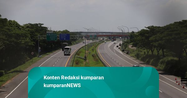 Pengemudi Mobil Berhenti-Foto di Tol Cisumdawu, Polisi: Kejadian Tahun 2023