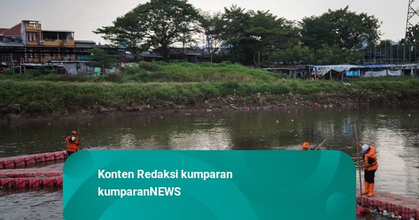 Cerita Warga Menyusuri Banjir Kanal Barat: Melihat Sisi Lain Ibu Kota Jakarta