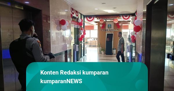 Suasana Penggeledahan KPK di Gedung Setda Pemprov Jatim soal Kasus Dana Hibah