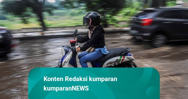 Hujan Deras, Jalan Ciledug Raya Jaksel Banjir 50 Cm