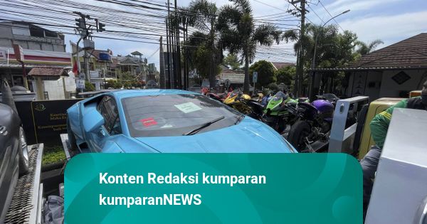 Kejagung Lelang 10 Kendaraan Mewah Doni Salmanan, Laku Rp 9,8 Miliar