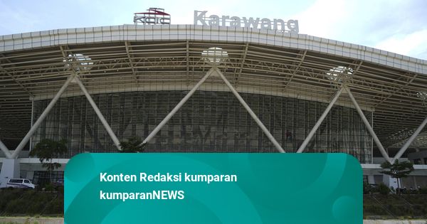 Pohon Tumbang di Jalur Kereta Karawang-Kedunggedeh, Perjalanan KA Terhambat
