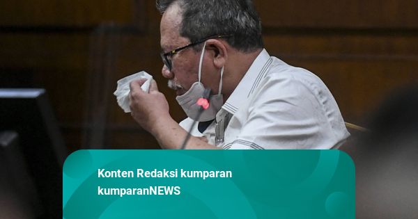 Tangis Hakim Pemvonis Bebas Ronald Tannur: Terpukul Dituntut 9 Tahun Penjara
