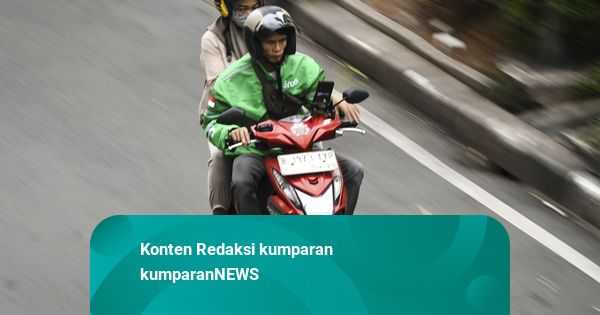 Viral Ojol di Jaktim Memohon dan Panjat Truk Dishub saat Motornya Diangkut