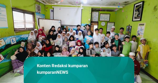 Senyum Anak-anak dapat Baju Layak Pakai dari kumparan Ramadan