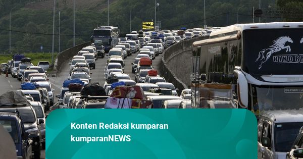 Foto: Padatnya Kendaraan Saat Arus Balik Lebaran 2025 di Bakauheni