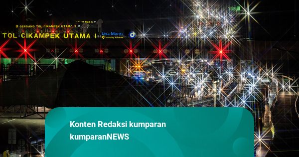 Macet Parah saat Contra Flow di KM 62 Tol Cikampek