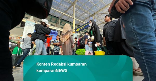 Hari Terakhir Cuti Bersama, Stasiun Pasar Senen Ramai
