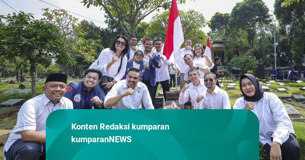 Kenang Reformasi 1998, Ketum IKA Trisakti Ziarah ke Makam Mahasiswa yang Gugur