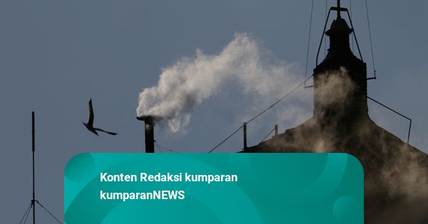 Habemus Papam, Paus Baru Terpilih: Asap Putih Keluar dari Cerobong Kapel Sistina