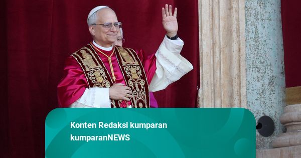 Foto: Paus Leo XIV, Paus Baru Terpilih Sapa Umat Katolik di Vatikan