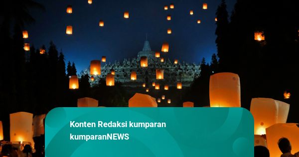 Foto: 2.569 Lampion Terangi Malam Perayaan Waisak di Candi Borobudur