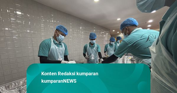 Melihat Pengemasan Makan Para Jemaah Haji, Menu Nasi Kuning-Ayam Goreng