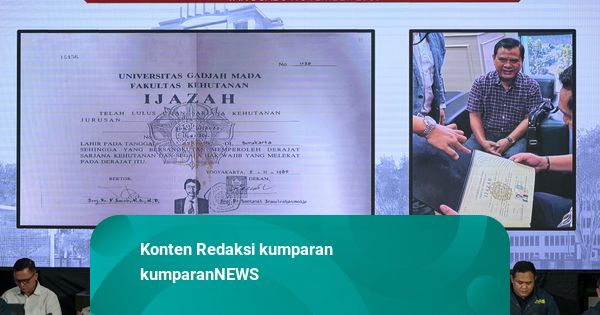 Foto: Polisi Ungkap Penampakan Ijazah Asli Jokowi