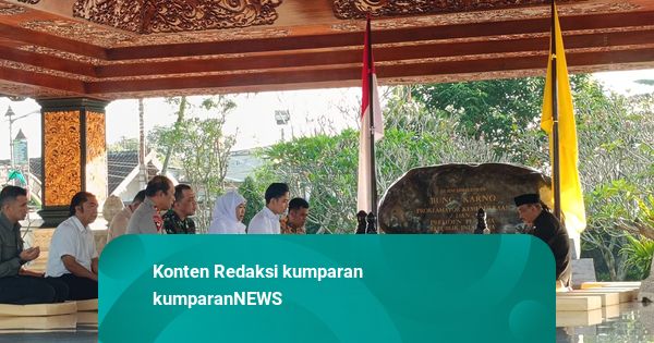 Gibran Ziarah ke Makam Bung Karno, Didampingi Khofifah