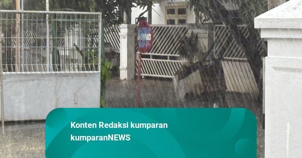 Banjir Rendam Jalan Tebet Barat Jaksel, Motor Sampai Mogok