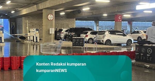 Banjir Landa Tangerang: 800 Rumah Terendam, Area Parkir IKEA Terdampak