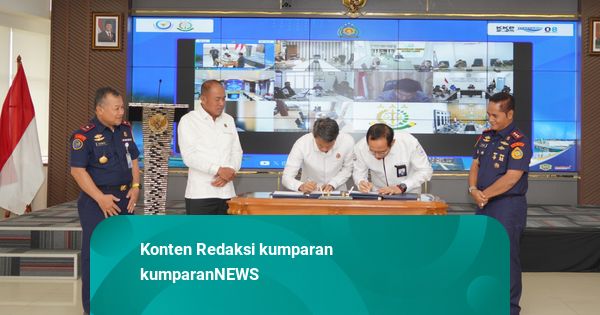 Kejagung Serahkan 5 Kapal Rampasan Kasus Perikanan ke KKP