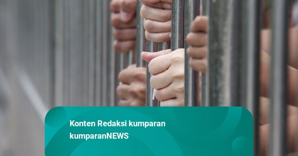 Siang Bolong Gali Trotoar Buat Curi Kabel Lampu Jalan, 5 Warga di Jakut Diciduk