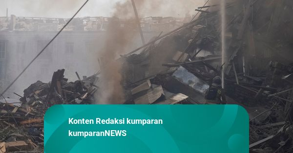 Foto: Rudal Rusia Hantam Apartemen di Ukraina, 1 Orang Tewas