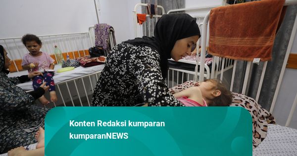 Foto: Pilu Ibu di Gaza, Ratapi Anaknya yang Kurang Gizi