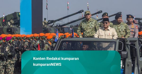 Foto: Prabowo Pimpin Upacara Gelar Pasukan Operasional dan Kehormatan Militer