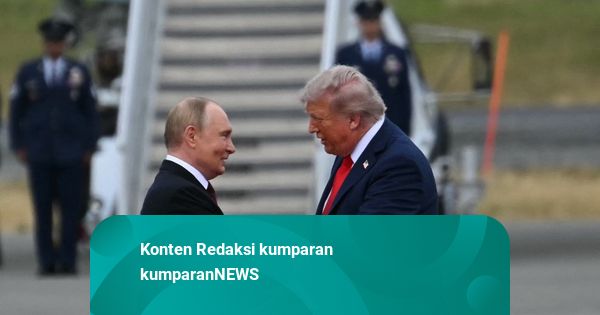 Trump dan Putin Bertemu di Alaska: Jabat Tangan hingga Semobil