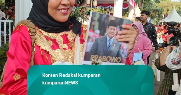 Unboxing Suvenir HUT ke-80 RI untuk Tamu Undangan di Istana: Ada Buku Prabowo
