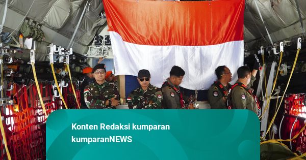 Potret Bantuan Kemanusiaan RI Ditebar TNI di Langit Gaza