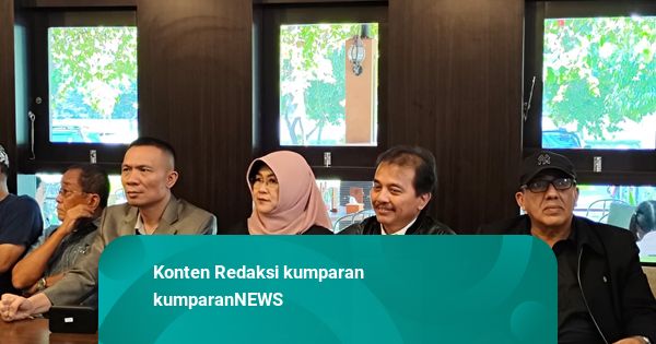 Roy Suryo, dr Tifa dkk Luncurkan Buku Jokowi’s White Paper di Yogya