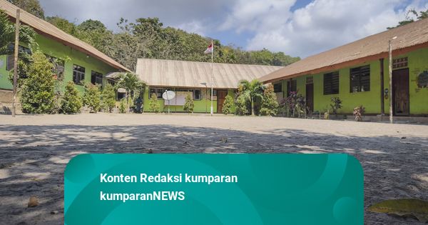 Foto: Diselimuti Abu Vulkanik Lewotobi Laki-laki, Sekolah di NTT Diliburkan
