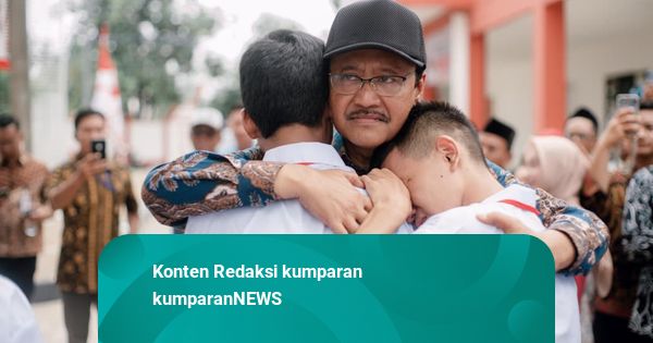 Momen Gus Ipul Dapat Pelukan Haru dari Siswa Sekolah Rakyat di Tangsel