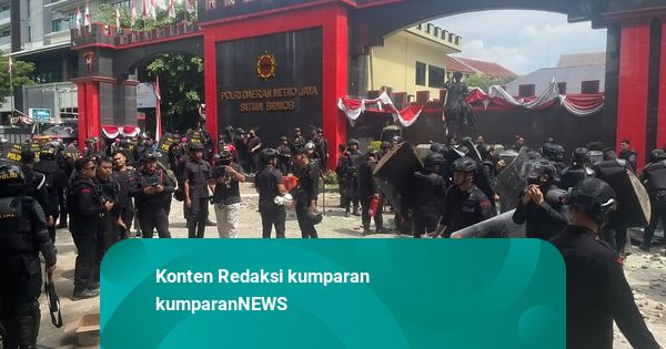 Komandan Batalyon A Brimob PMJ soal Ojol Dilindas Rantis: Itu Ketidaksengajaan