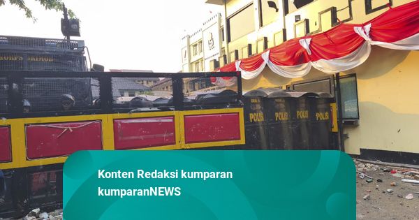 Massa di Kwitang Lempar Batu dan Tembakkan Petasan ke Arah Mako Brimob