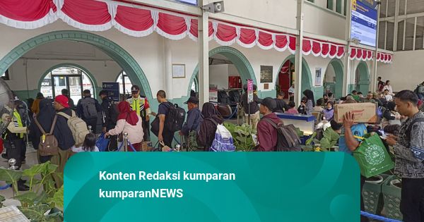 Stasiun Gambir dan Senen Ditutup Imbas Demo, KAI Alihkan ke Jatinegara