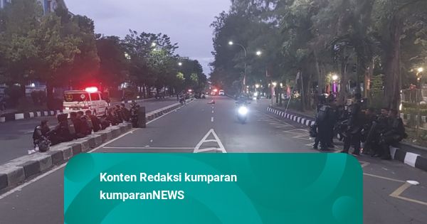Massa Demo Bubarkan Diri, Arus Lalin Manahan Solo Kembali Dibuka