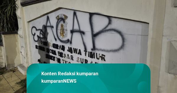Demo di Surabaya: Polsek Telagasari Dirusak, Pos Polisi di Basuki Rahmat Dibakar