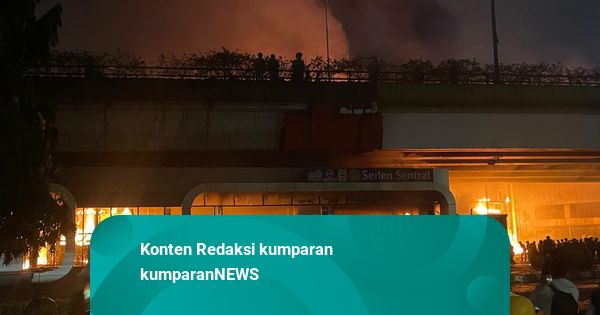 Daftar 5 Halte TransJakarta yang Dibakar Massa