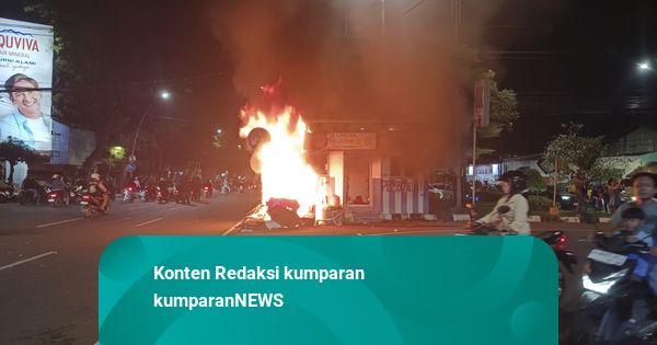 Sejumlah Pos Polisi di Surabaya Dirusak dan Dibakar Massa