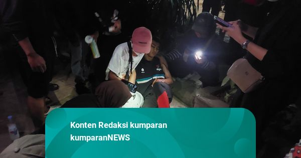 Sejumlah Massa Demo di Gladak, Solo, Terluka dan Pingsan